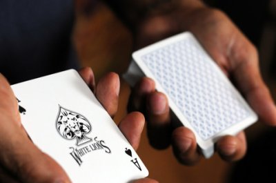 画像2: White Lions Series A Playing Cards Blue