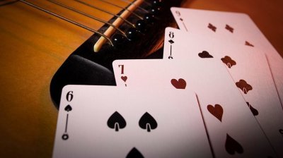 画像1: Limited Edition Six Strings Playing Cards