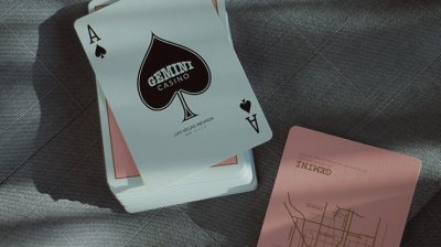 画像1: Gemini Casino Pink Playing Cards