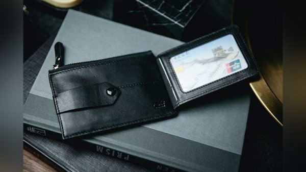 画像1: The Edge Wallet (Black) by TCC (Gimmicks and Online Instructions)  (1)